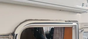 Obrázok Oprava zatečených okien a dverí + montáž maxxfan vetrania.